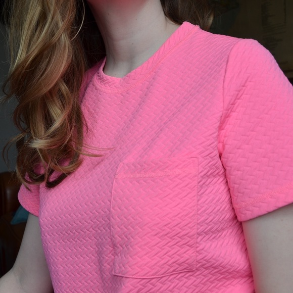 The Neon Textured Tee - Picture 3 of 7